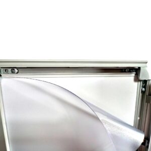 Folia ochronna do tablic zatrzaskowych i potykaczy