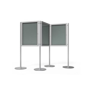 Ścianka zewnętrzna wolnostojąca z gablotami