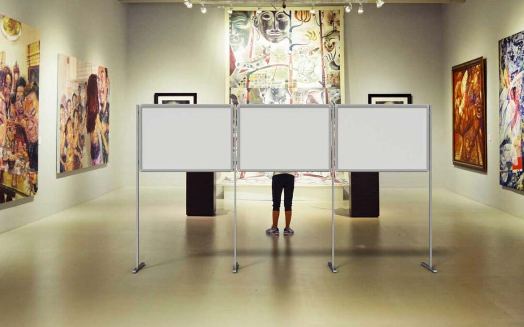 Wewnętrzna ścianka wystawiennicza – jak zaplanować zakup i ekspozycję?